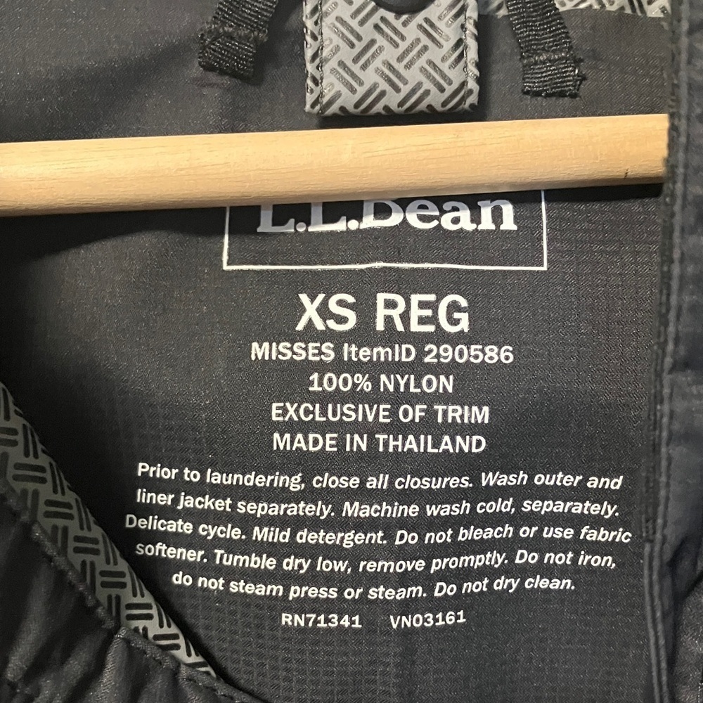 L.L. Bean Black Waterproof Hooded Rain Jacket - Picture 2 of 6